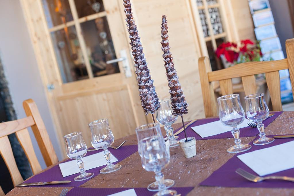 Hotel Restaurant La Darbella Ле-Русс Экстерьер фото